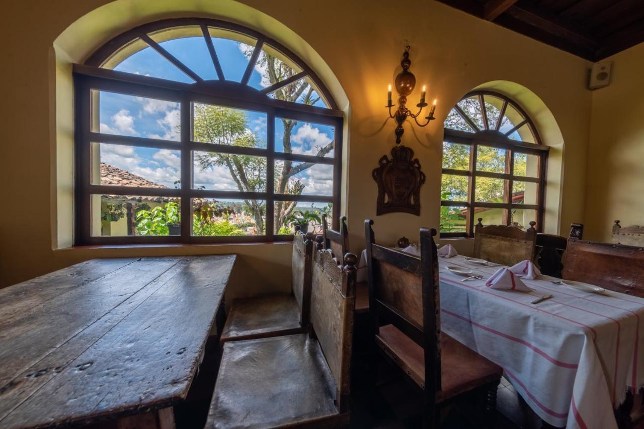 Hotel Museo Mayan Inn Chichicastenango Exterior photo